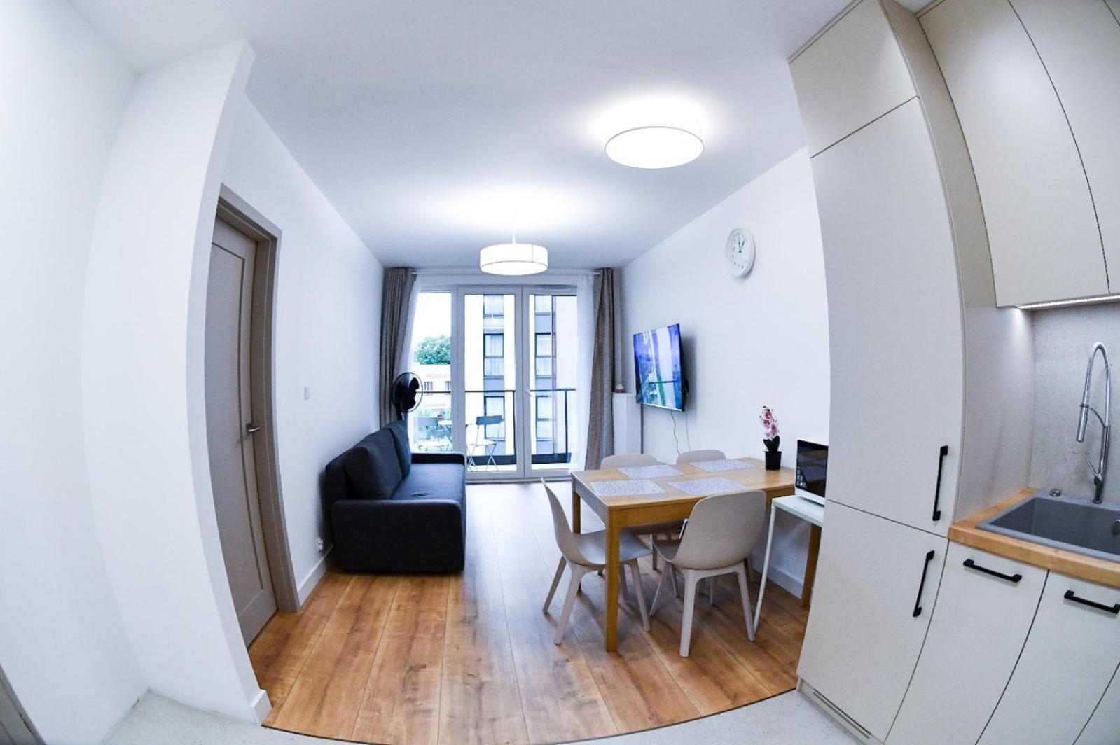 Elegant Two-Room Apartment, Sleeps 4, Near Turon Arena, With Balcony Krakau Buitenkant foto