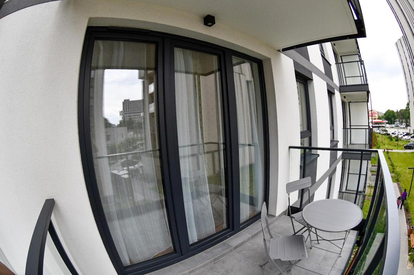 Elegant Two-Room Apartment, Sleeps 4, Near Turon Arena, With Balcony Krakau Buitenkant foto