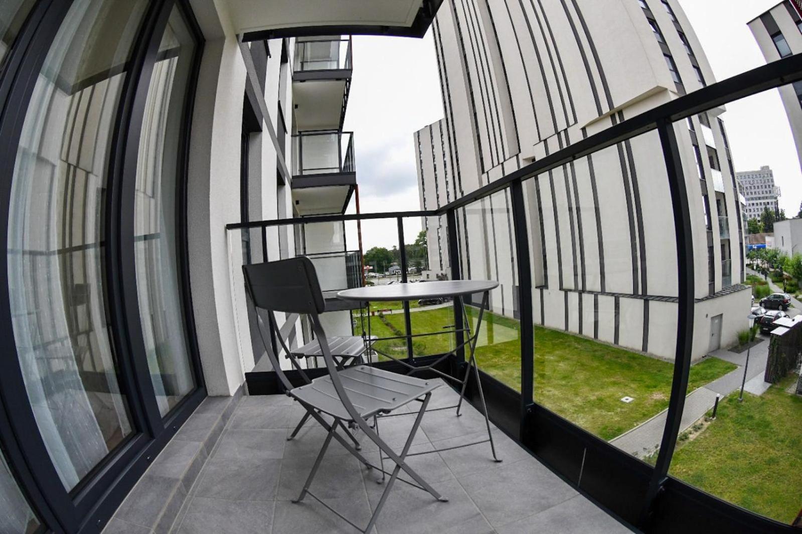Elegant Two-Room Apartment, Sleeps 4, Near Turon Arena, With Balcony Krakau Buitenkant foto
