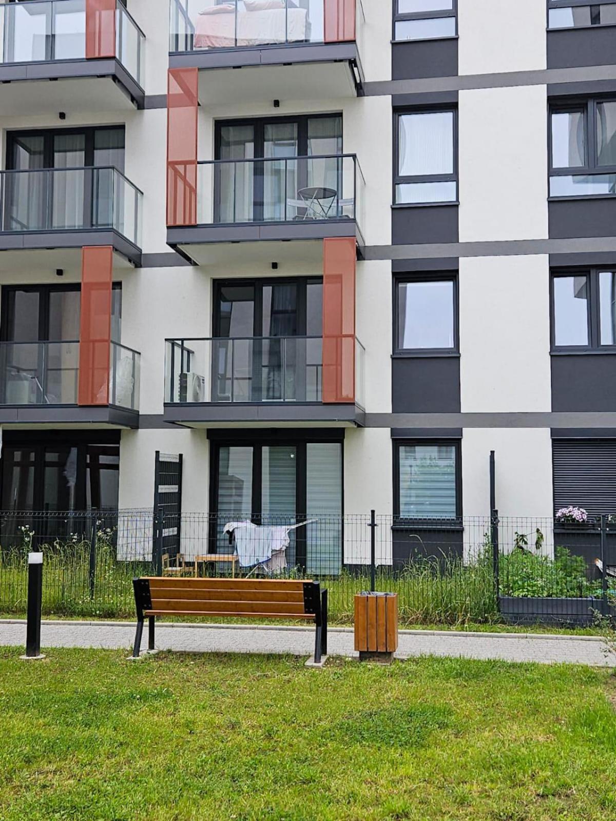 Elegant Two-Room Apartment, Sleeps 4, Near Turon Arena, With Balcony Krakau Buitenkant foto